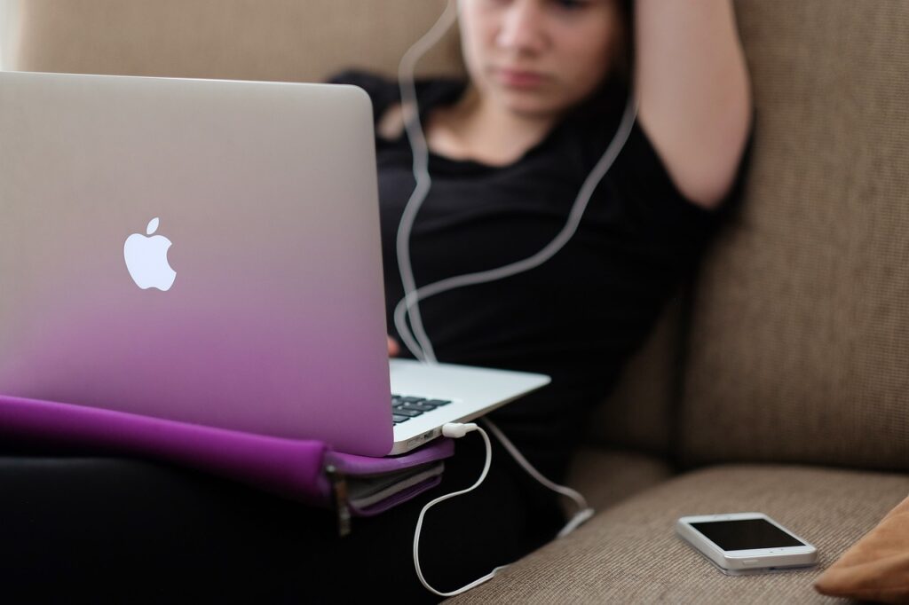 Responsive Website Design, Why It's Essential for Your Business-02