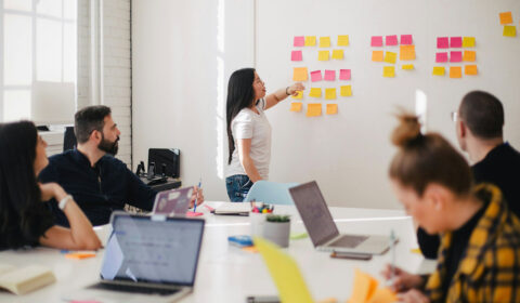 Achieving-Business-Goals-with-Tailored-Marketing-Agency-Plans-01